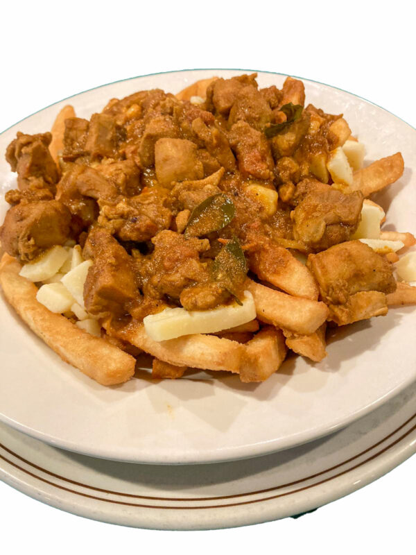 Curried poutine